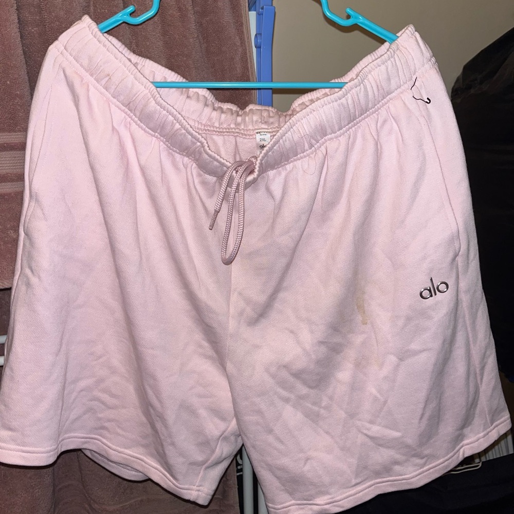 ALO Yoga Women's Light Pink Athletic Shorts